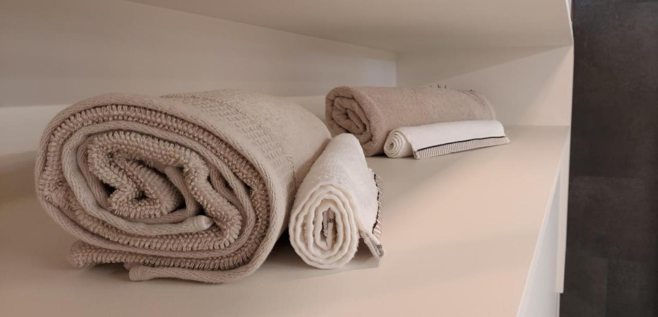 Le Garage Bed & Breakfast ธูส์ ภายนอก รูปภาพ